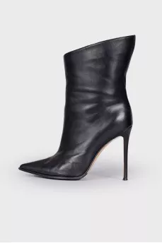 Leather ankle boots with stiletto heels