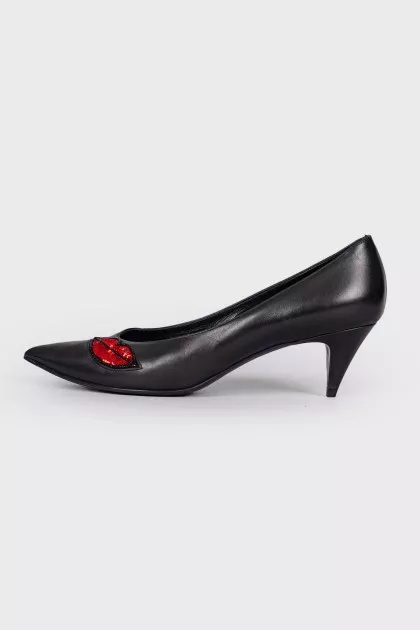 Shoes with appliqué sequins