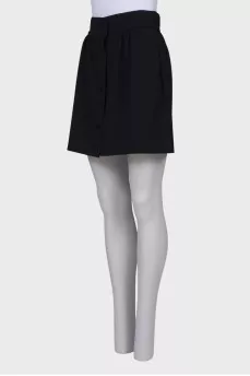 Skirt with button closure