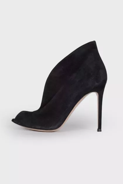 Vamp Suede Black Shoes