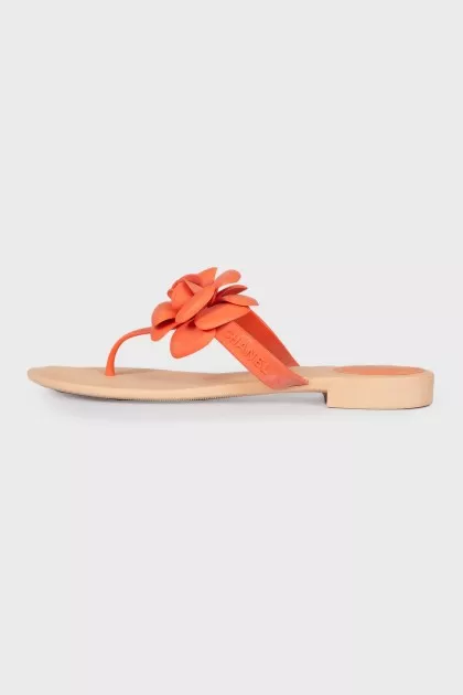 Flip flops with rubber rose