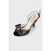 Leather sandals with bow