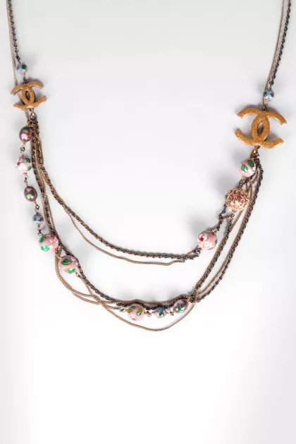 Reversible beaded necklace
