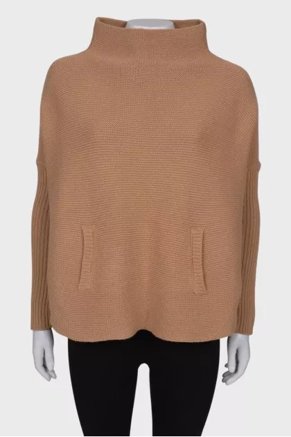 Sweater with front pocket