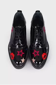 Derby with embroidery