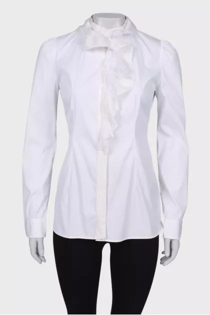 Blouse with ruffles at the collar