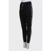 Sporty trousers with stripes