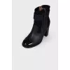 Ankle boots with double zipper