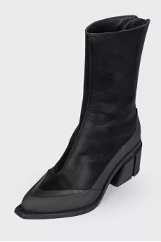Pointed rubber boots