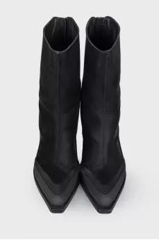 Pointed rubber boots