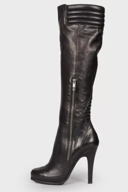 Leather boots with side zipper