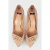 Leather shoes with suede insert