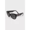 Sunglasses with rhinestone temples