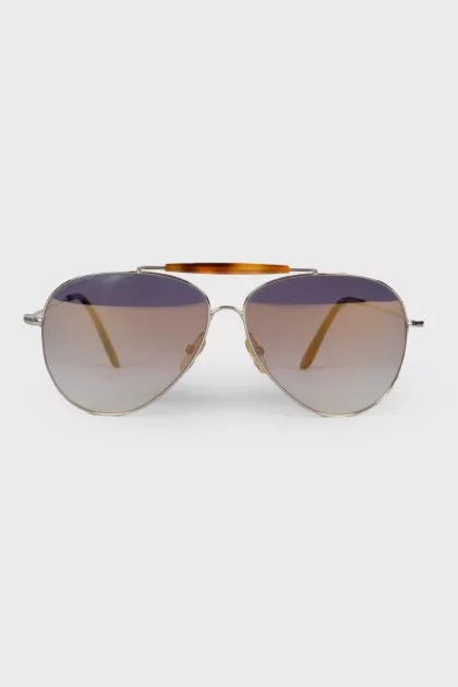 Sunglasses with leopard inserts