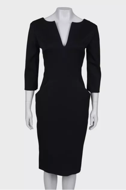 Woolen dress with a cutout on the chest