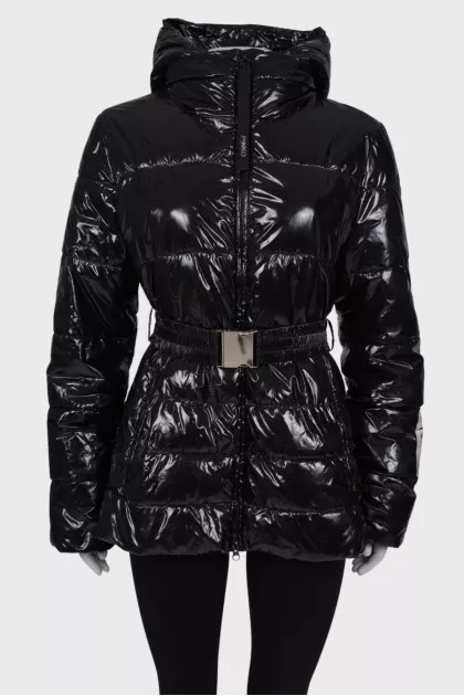 Lacquer jacket with a belt