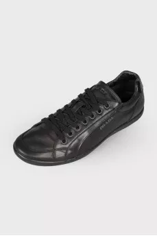 Men's black leather sneakers