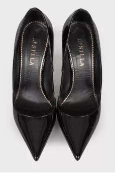 Pointed toecap patent leather pumps