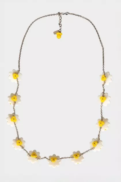 Necklace with flowers, with tag