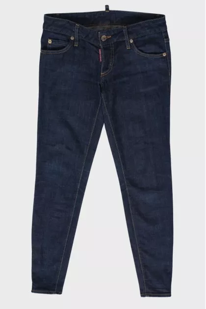 Jeans with rhinestone brooch