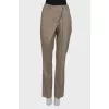 Pants with asymmetric closure