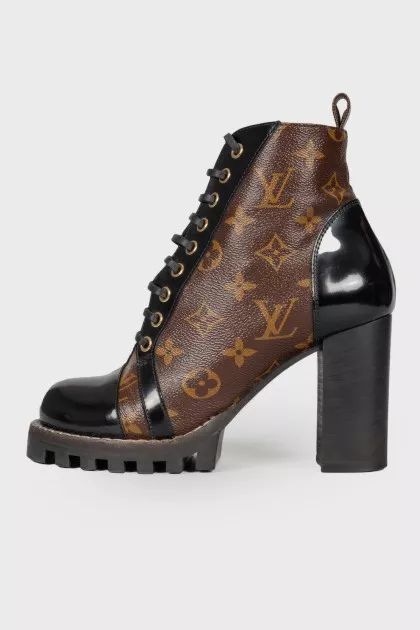 Ankle boots STAR TRAIL