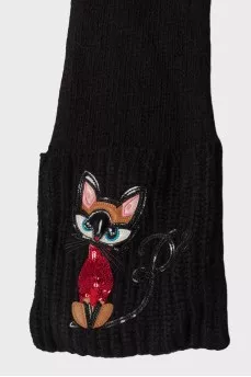 Scarf with embroidery and pockets