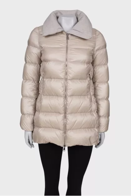 Cropped beige down jacket