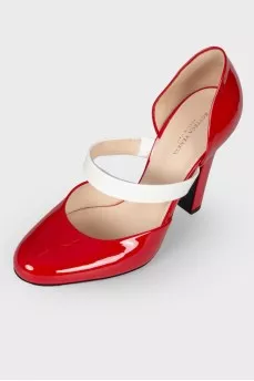 Patent red shoes