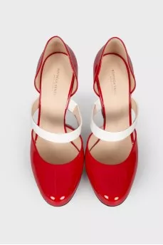 Patent red shoes