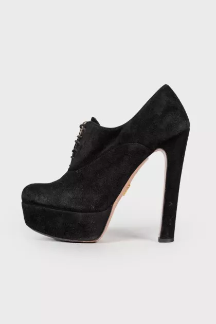 Lace-up suede ankle boots