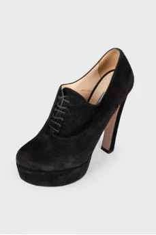 Lace-up suede ankle boots