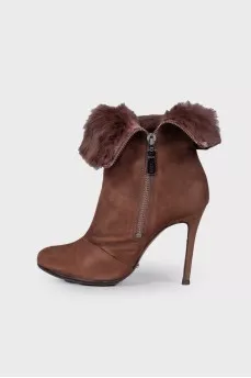 Ankle boots with fur
