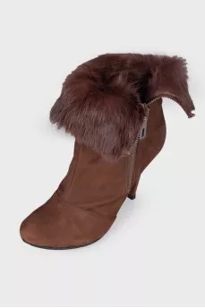 Ankle boots with fur