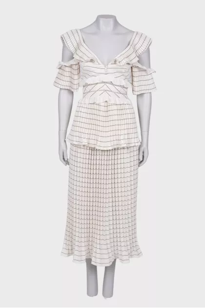 Maxi dress with ruffles