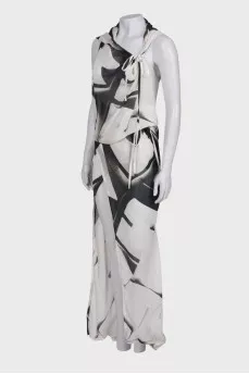 Silk suit with slit