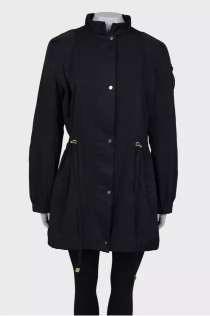 Anorak with appliqué on the shoulder