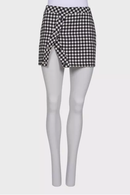 Checkered skirt with front slit