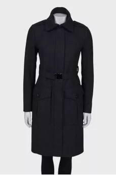 Fitted silhouette wool coat