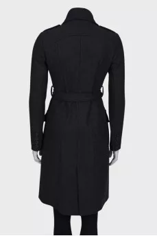 Fitted silhouette wool coat