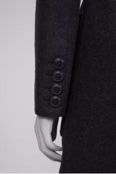 Fitted silhouette wool coat