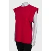 Knitted red T-shirt, with a tag