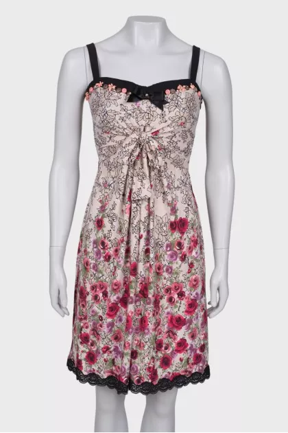 Dress in floral print with rhinestones