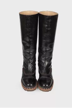 Leather boots with chain