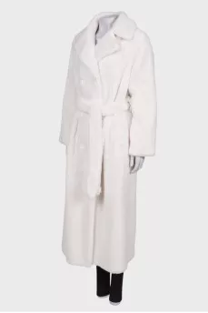 White maxi fur coat