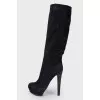 Suede boots with textured heel