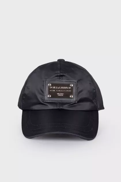 Black cap with brand logo
