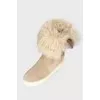Suede boots with fur