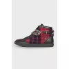 Checked sneakers with insulation