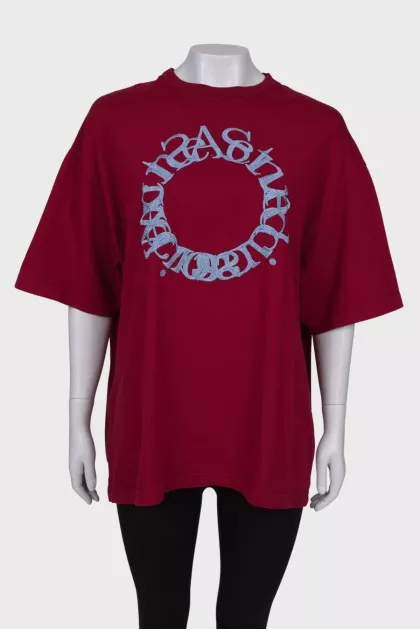 Red T-shirt with embroidery